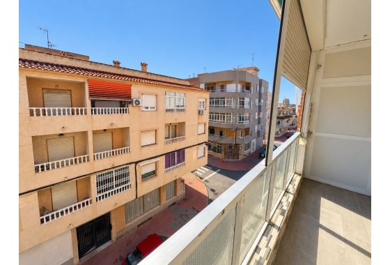 Rynek wtórny - Apartament - Torrevieja - Playa De Los Naufragos