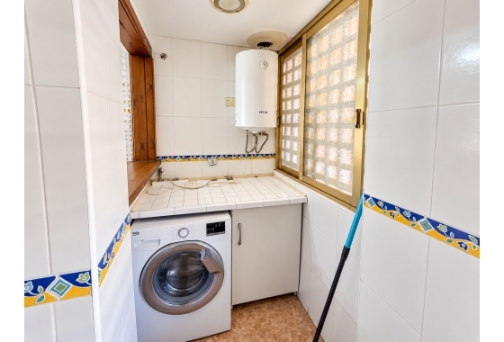 Rynek wtórny - Apartament - Torrevieja - Playa De Los Naufragos