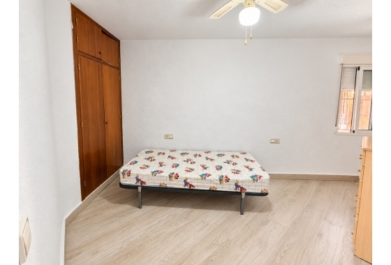 Rynek wtórny - Apartament - Torrevieja - Playa De Los Naufragos