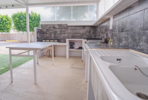 Resale - Commercial Unit - Dolores - Dolores - Country
