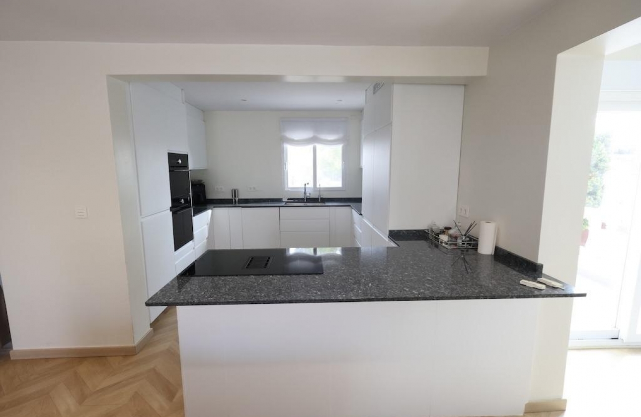 Reventa - Villa - Torrevieja - Los Balcones
