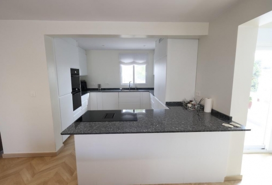 Reventa - Villa - Torrevieja - Los Balcones