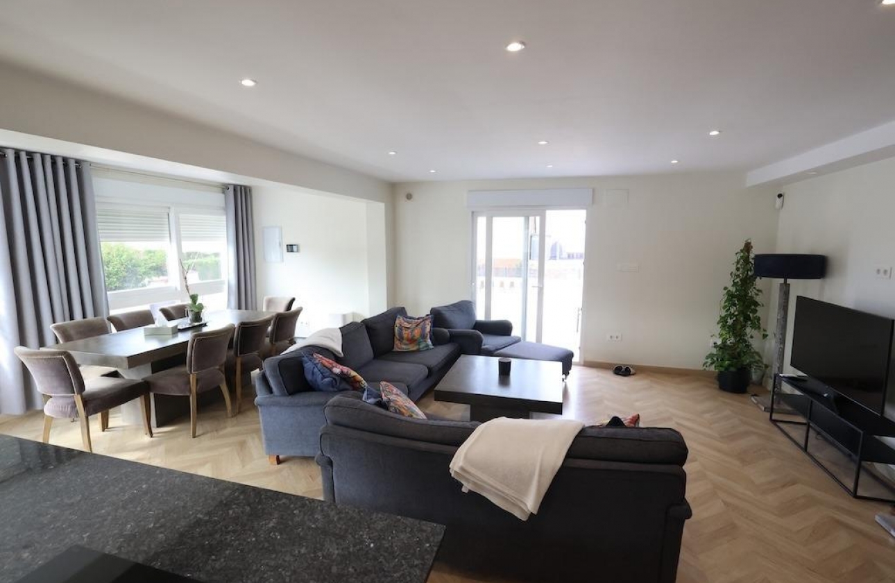 Reventa - Villa - Torrevieja - Los Balcones