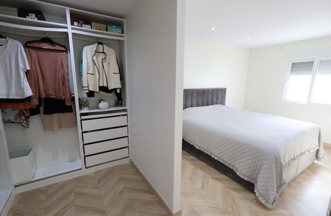 Reventa - Villa - Torrevieja - Los Balcones