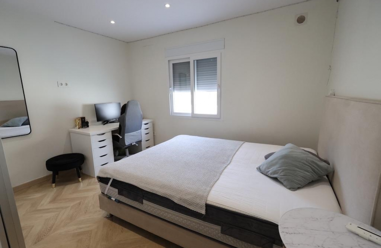 Reventa - Villa - Torrevieja - Los Balcones