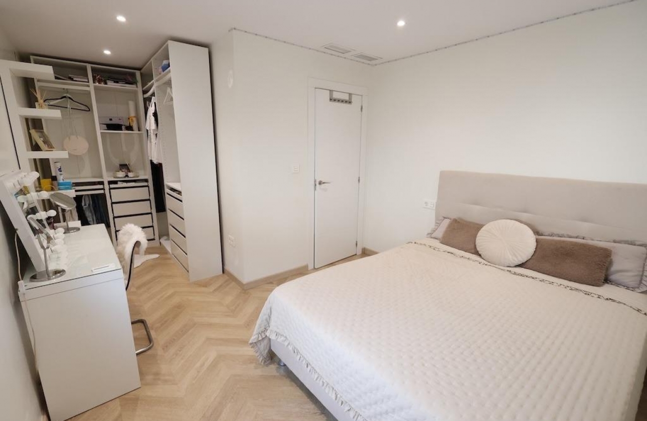 Reventa - Villa - Torrevieja - Los Balcones
