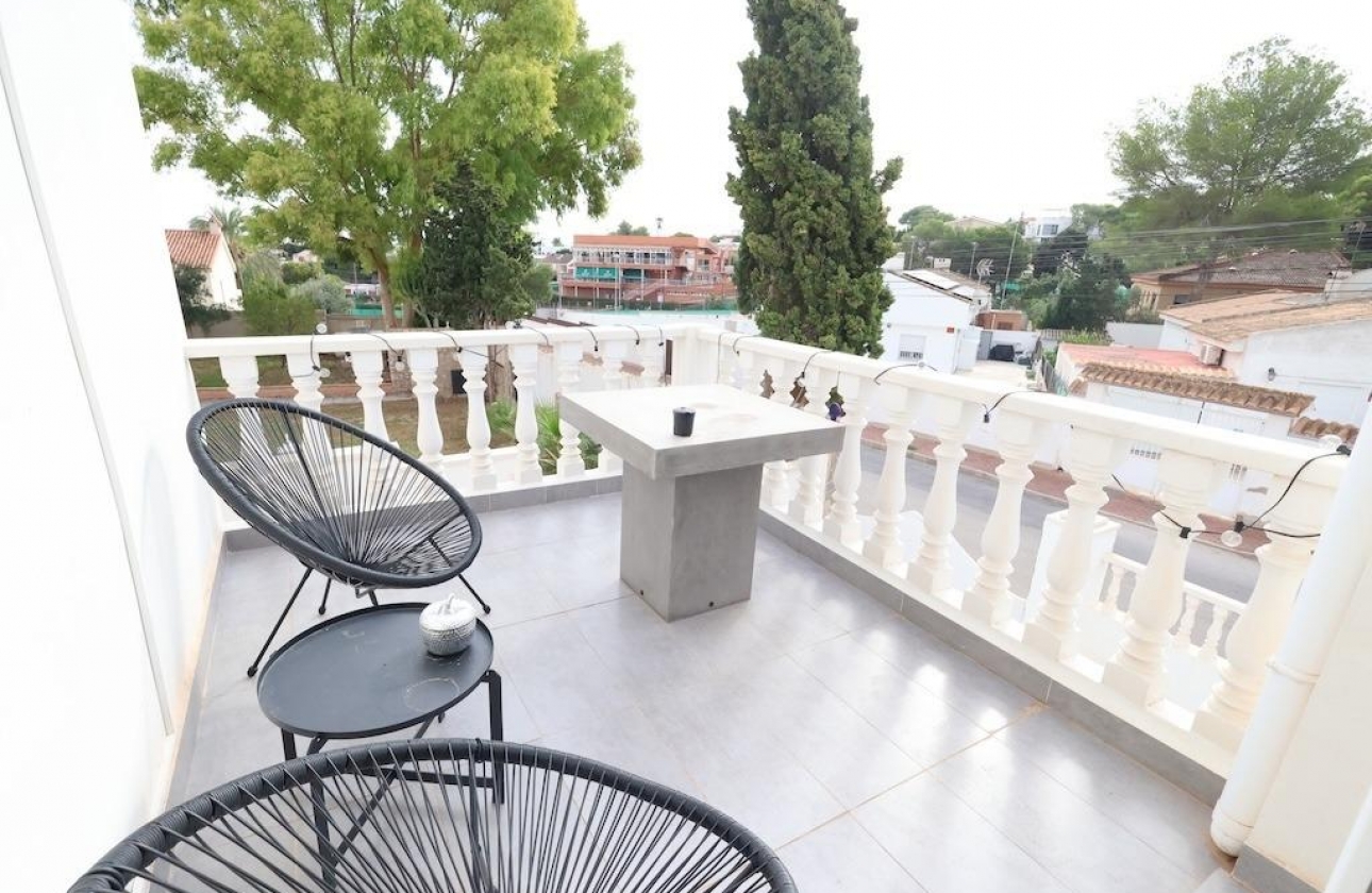 Reventa - Villa - Torrevieja - Los Balcones