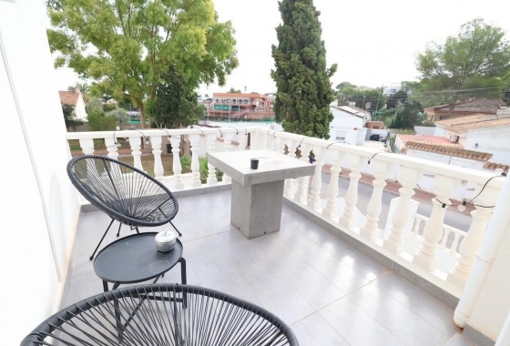 Reventa - Villa - Torrevieja - Los Balcones