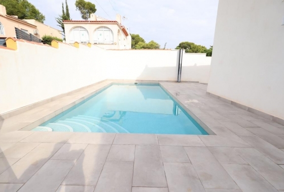 Reventa - Villa - Torrevieja - Los Balcones