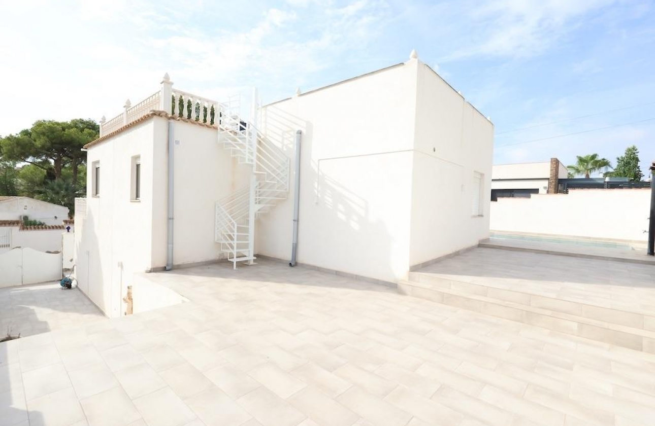 Reventa - Villa - Torrevieja - Los Balcones
