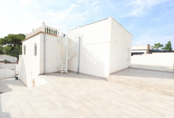 Reventa - Villa - Torrevieja - Los Balcones