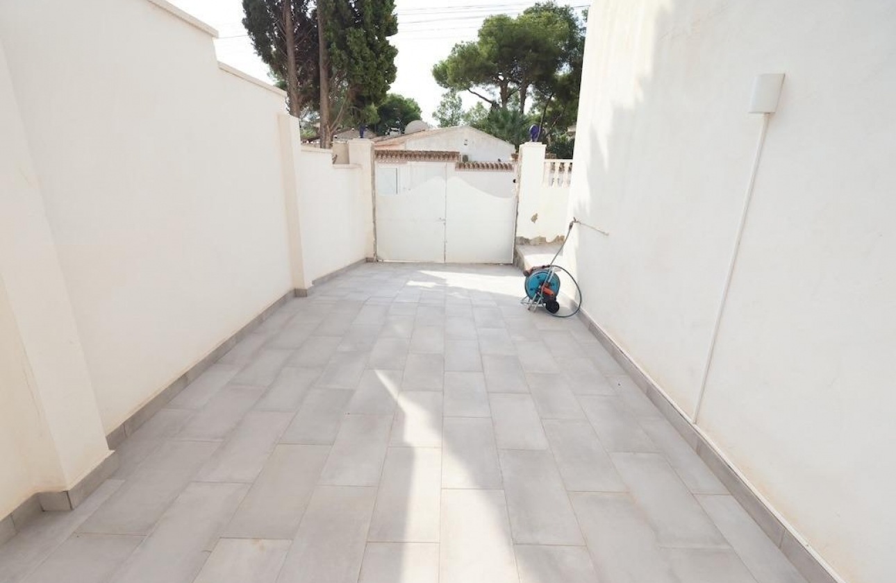 Reventa - Villa - Torrevieja - Los Balcones