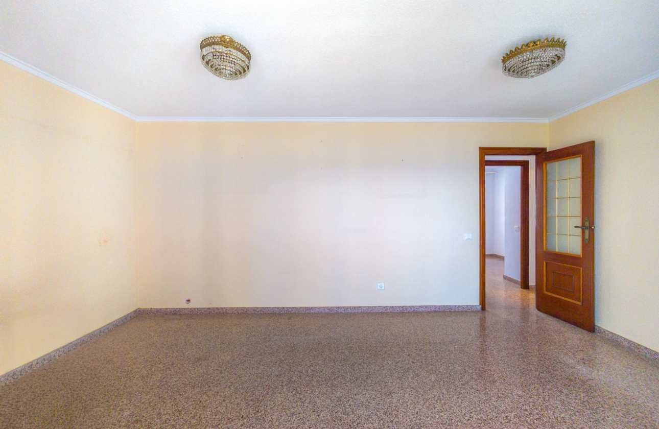 Resale - Apartment - Torrevieja - La Mata