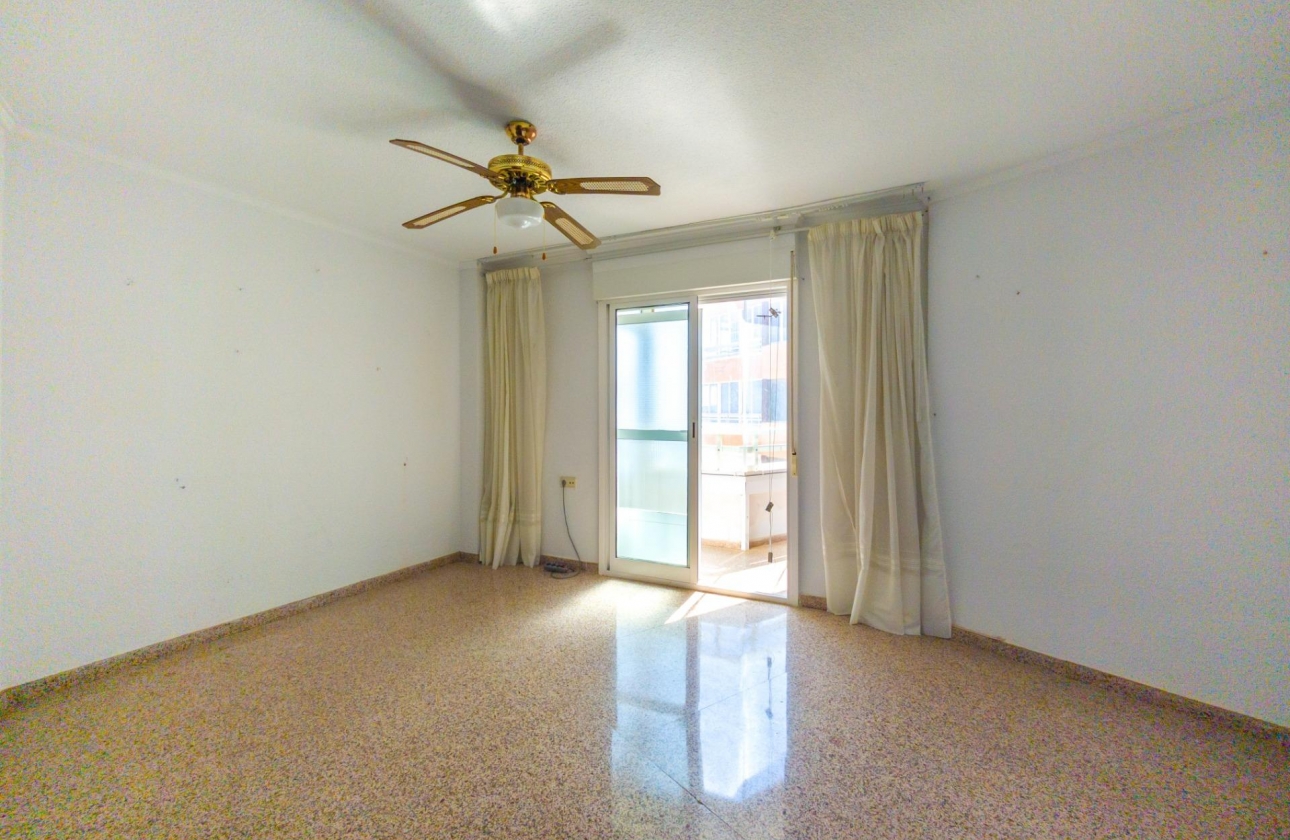 Resale - Apartment - Torrevieja - La Mata