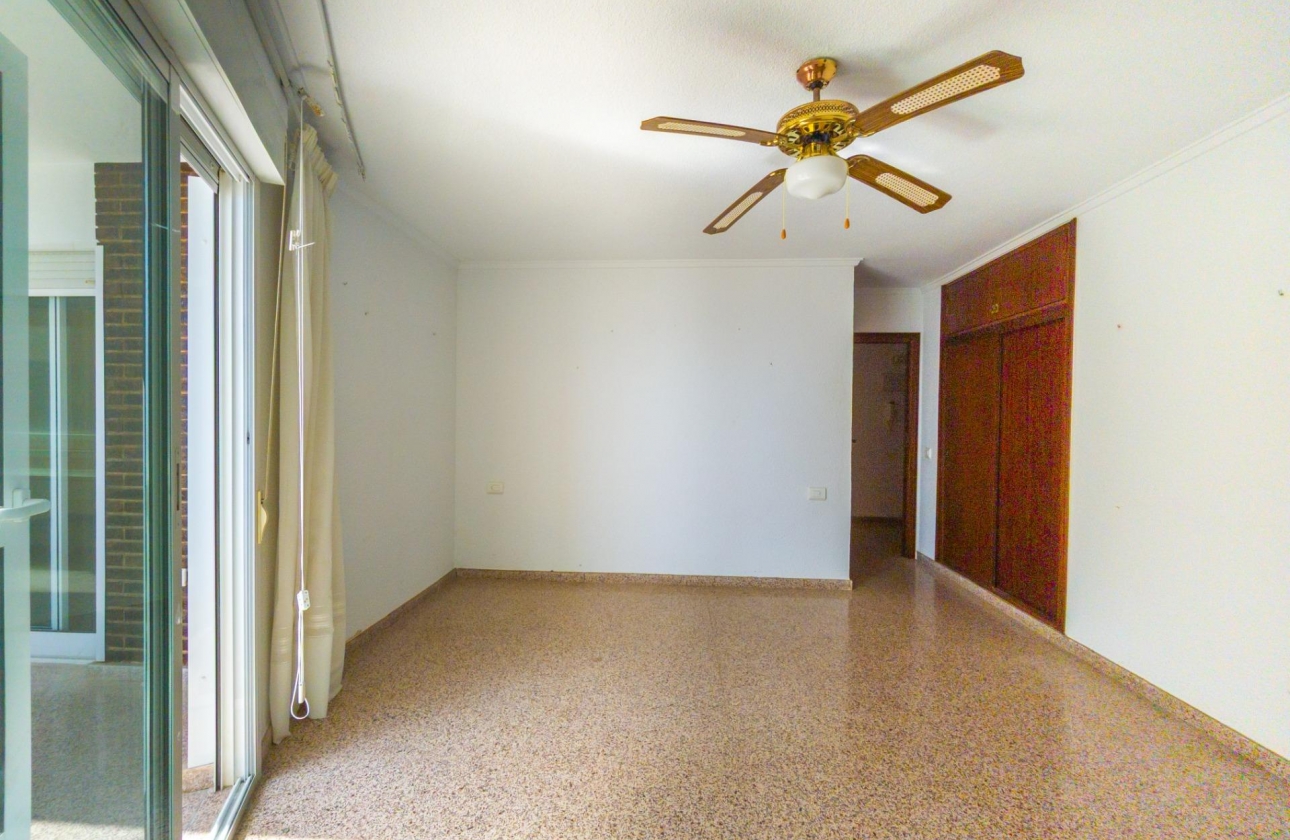 Resale - Apartment - Torrevieja - La Mata