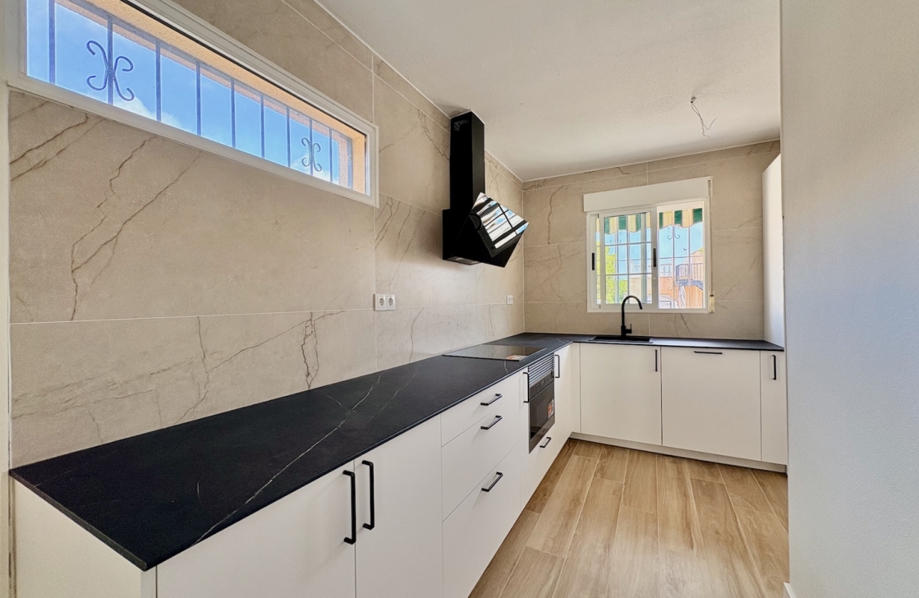 Resale - Single Family Home - Orihuela - Los Balcones