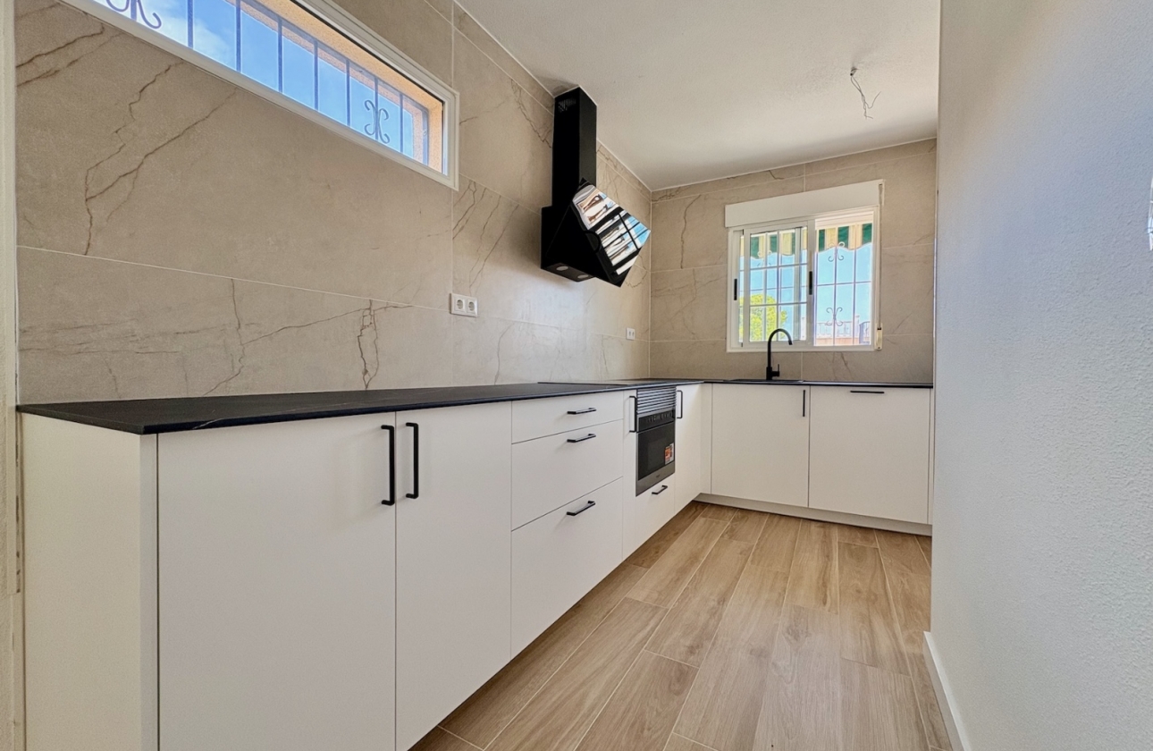Resale - Single Family Home - Orihuela - Los Balcones
