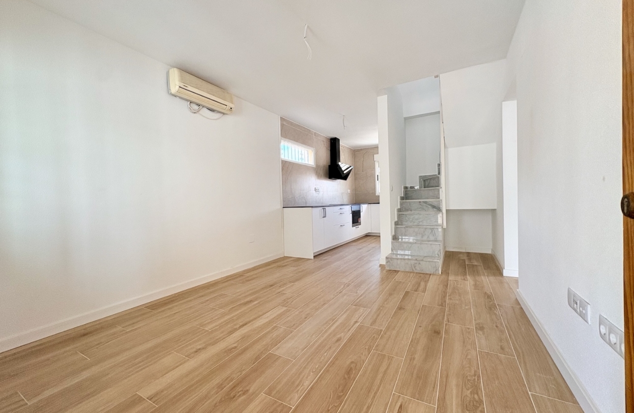 Resale - Single Family Home - Orihuela - Los Balcones