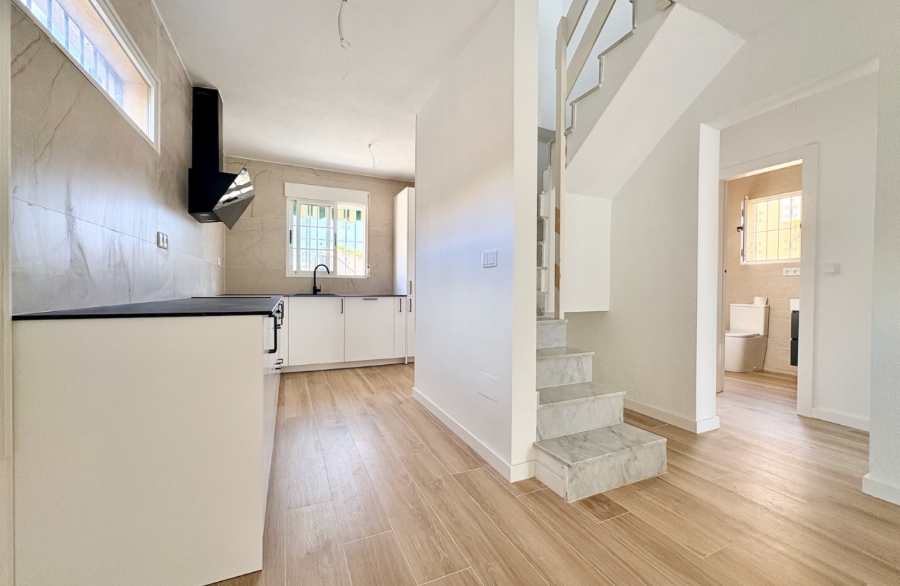 Resale - Single Family Home - Orihuela - Los Balcones