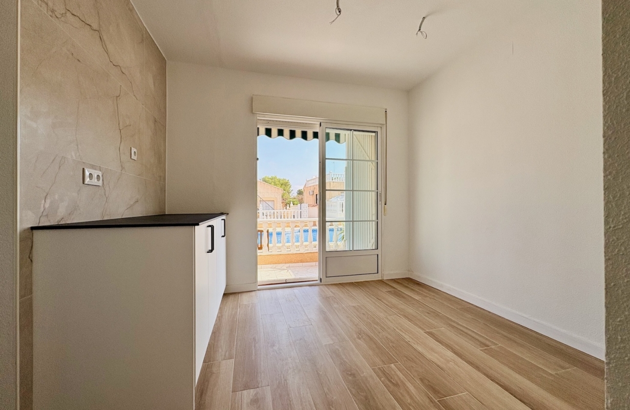 Resale - Single Family Home - Orihuela - Los Balcones