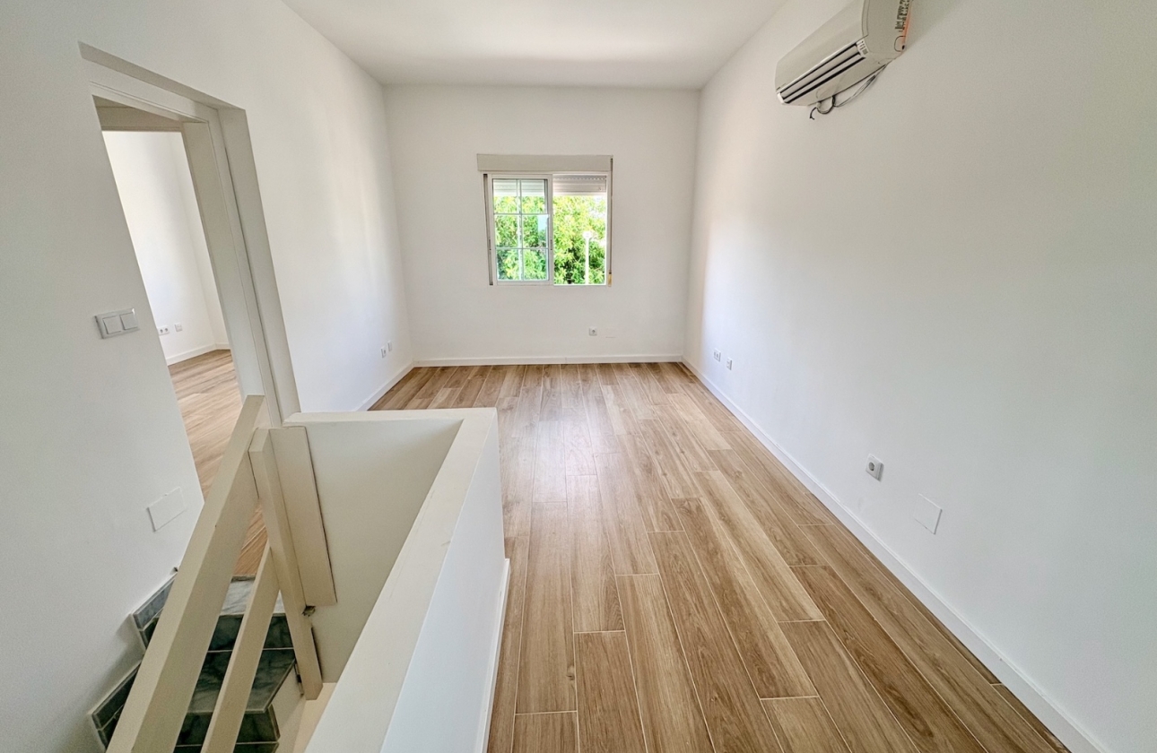 Resale - Single Family Home - Orihuela - Los Balcones