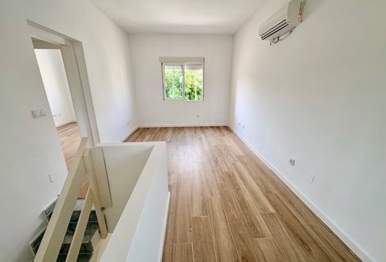 Resale - Single Family Home - Orihuela - Los Balcones