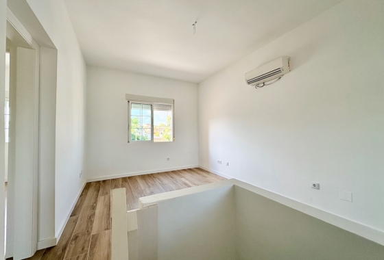 Resale - Single Family Home - Orihuela - Los Balcones