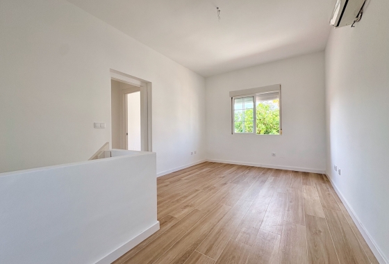 Resale - Single Family Home - Orihuela - Los Balcones