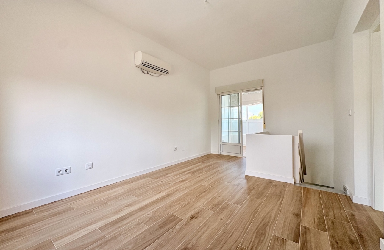 Resale - Single Family Home - Orihuela - Los Balcones