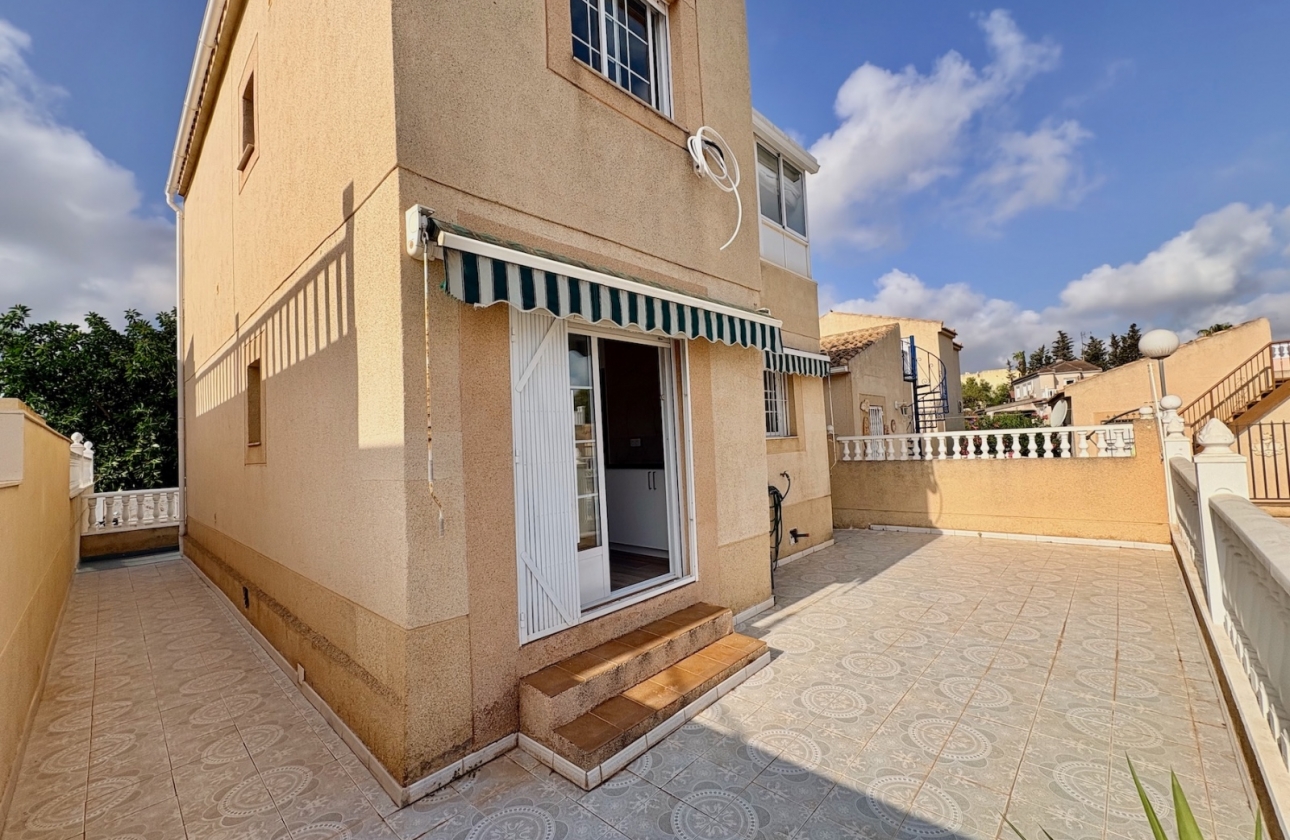 Resale - Single Family Home - Orihuela - Los Balcones