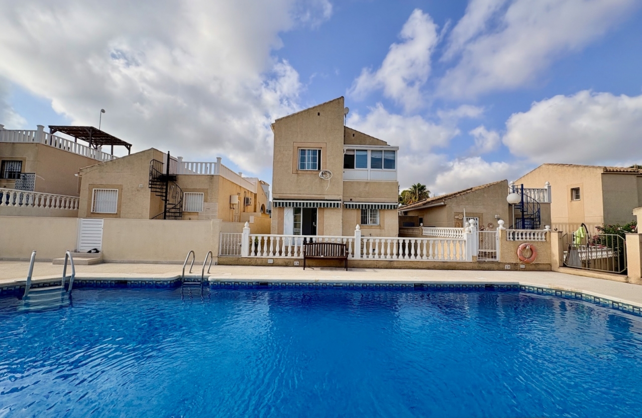 Resale - Single Family Home - Orihuela - Los Balcones