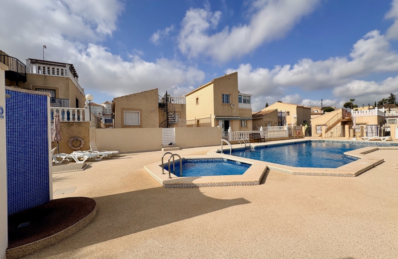 Resale - Single Family Home - Orihuela - Los Balcones