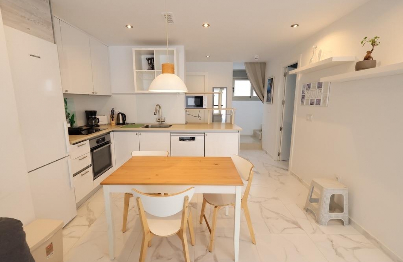 Resale - Villa - Orihuela Costa - Villamartín