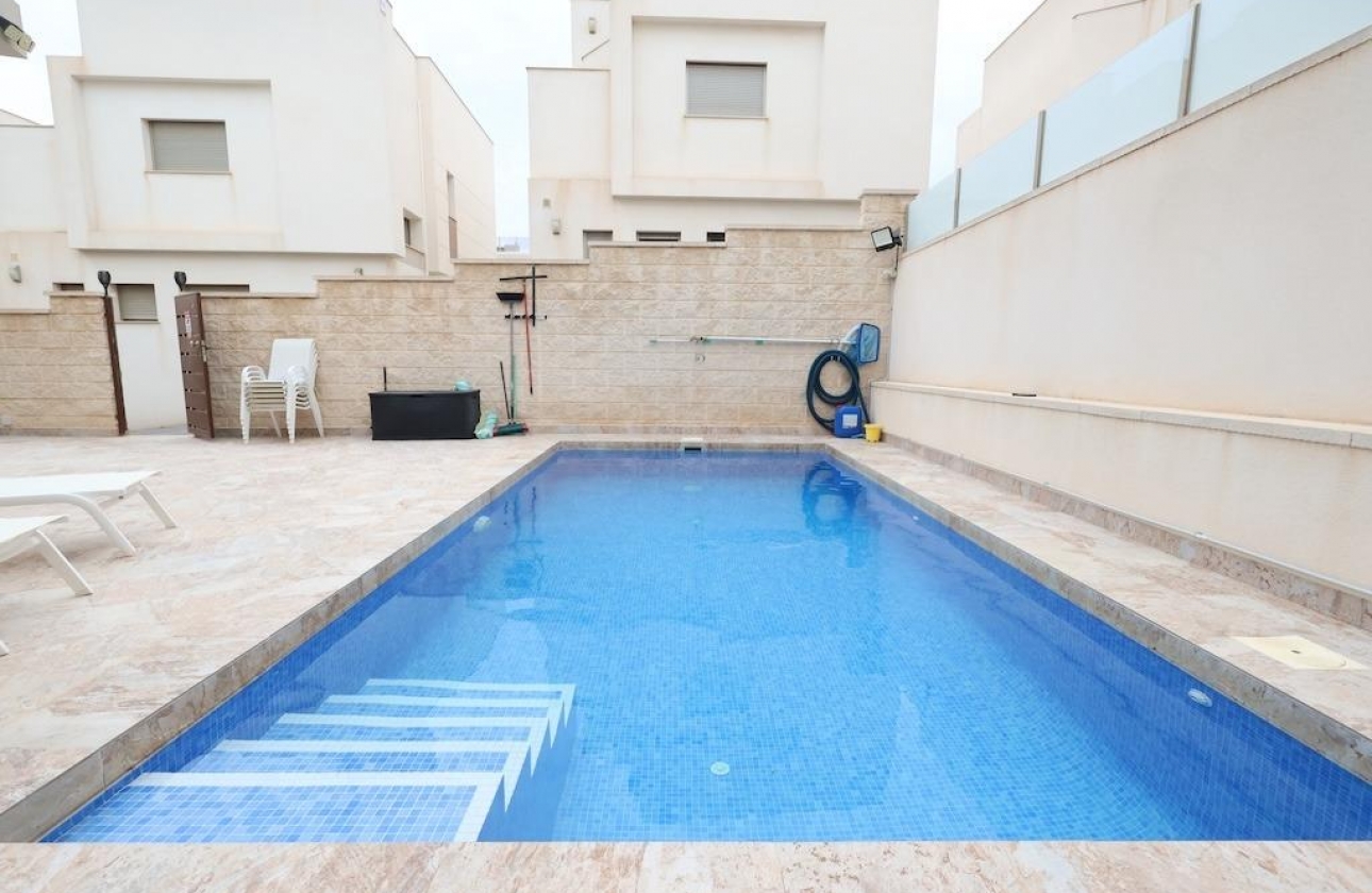 Resale - Villa - Orihuela Costa - Villamartín