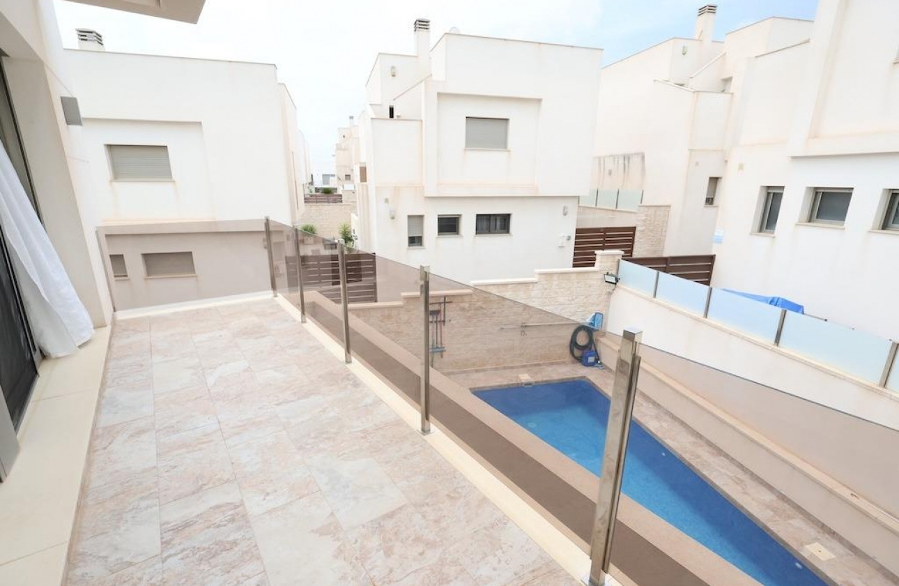 Resale - Villa - Orihuela Costa - Villamartín