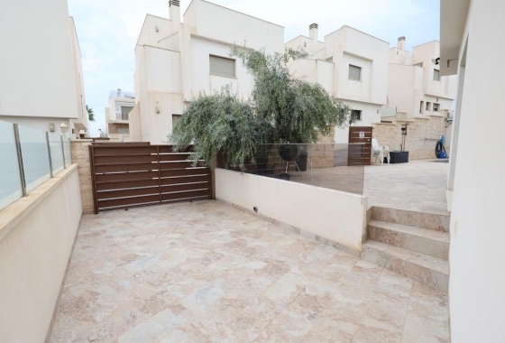 Resale - Villa - Orihuela Costa - Villamartín