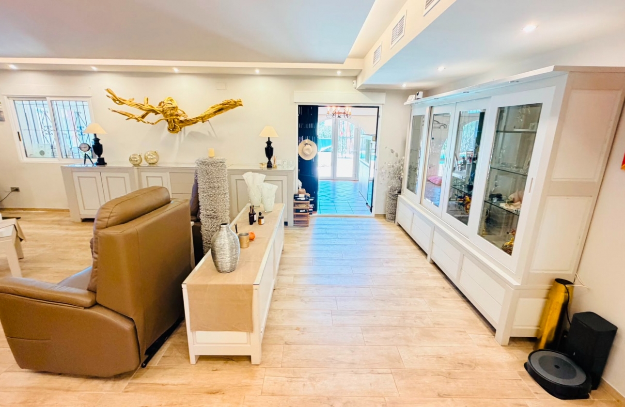 Resale - Villa - Daya Nueva - Daya Vieja