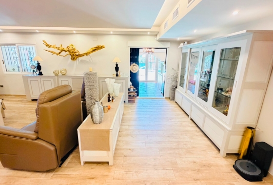 Resale - Villa - Daya Nueva - Daya Vieja