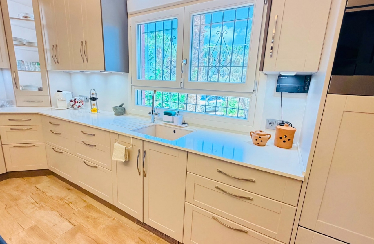 Resale - Villa - Daya Nueva - Daya Vieja
