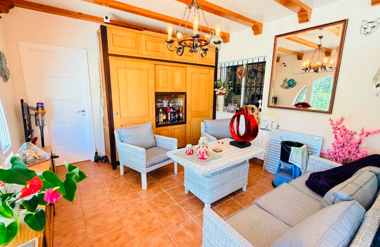 Resale - Villa - Daya Nueva - Daya Vieja