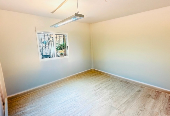 Resale - Villa - Daya Nueva - Daya Vieja
