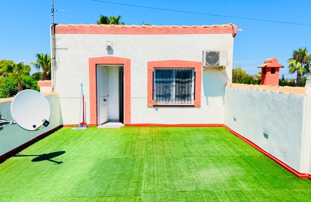 Resale - Villa - Daya Nueva - Daya Vieja