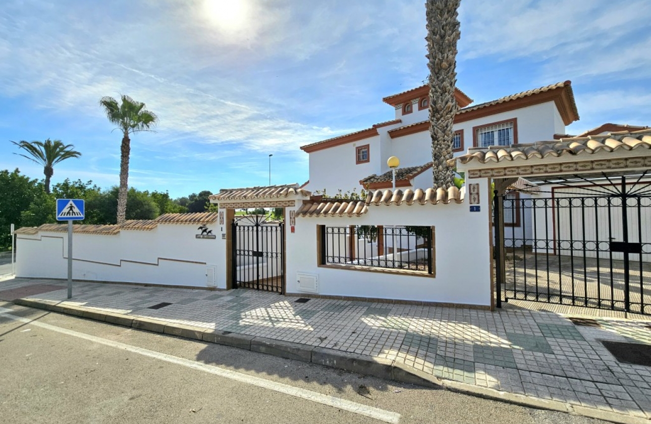 Resale - Villa - Orihuela - Campoamor Golf