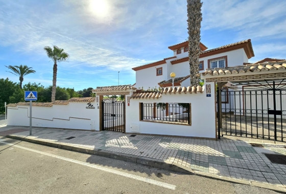 Resale - Villa - Orihuela - Campoamor Golf
