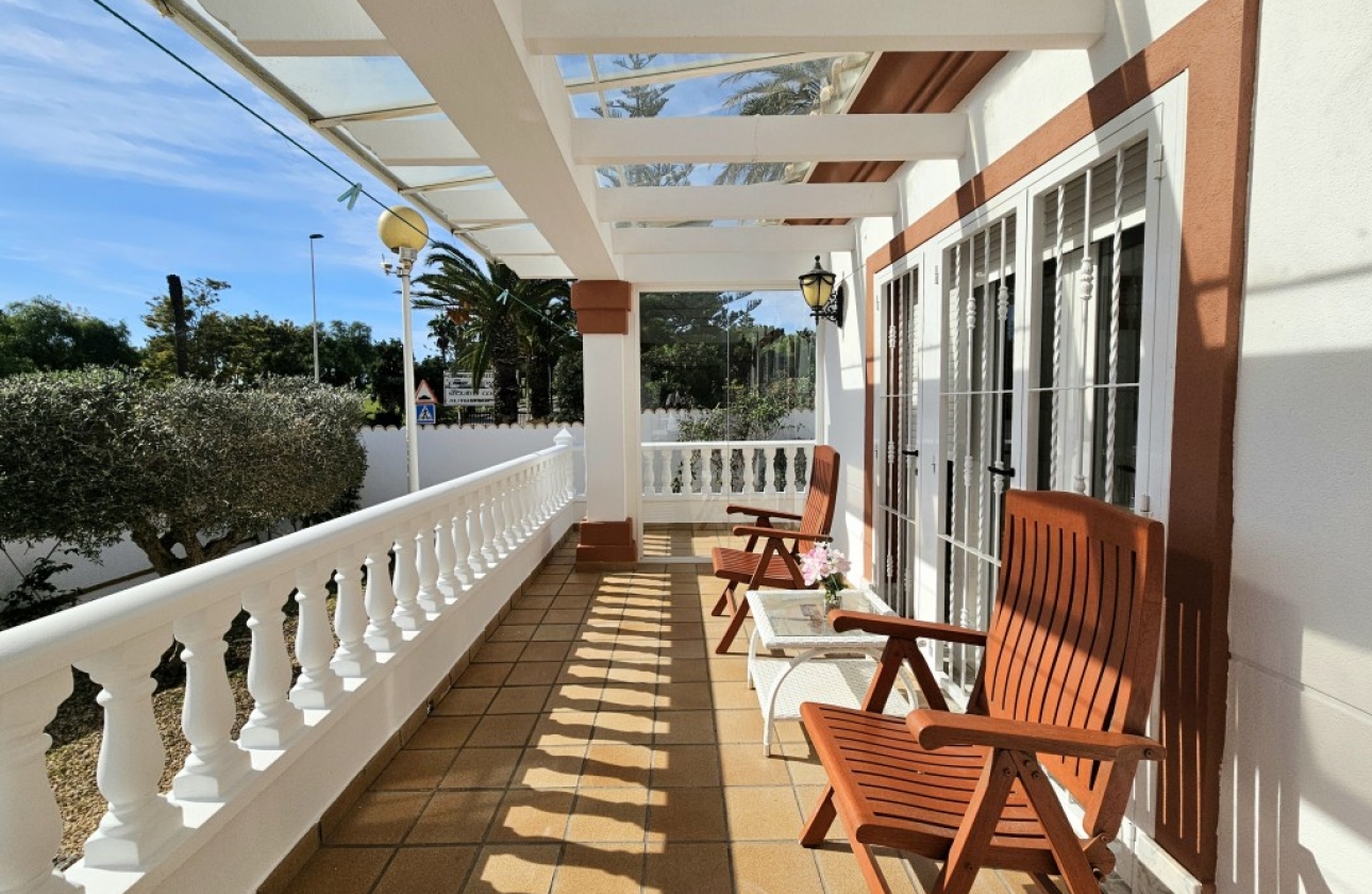 Resale - Villa - Orihuela - Campoamor Golf