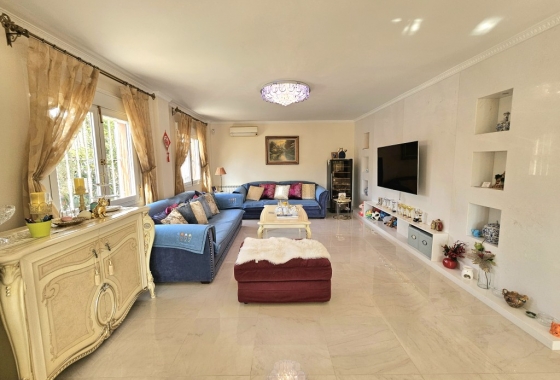 Resale - Villa - Orihuela - Campoamor Golf
