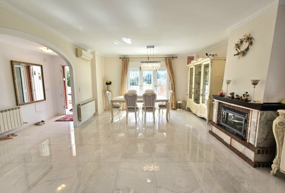 Resale - Villa - Orihuela - Campoamor Golf