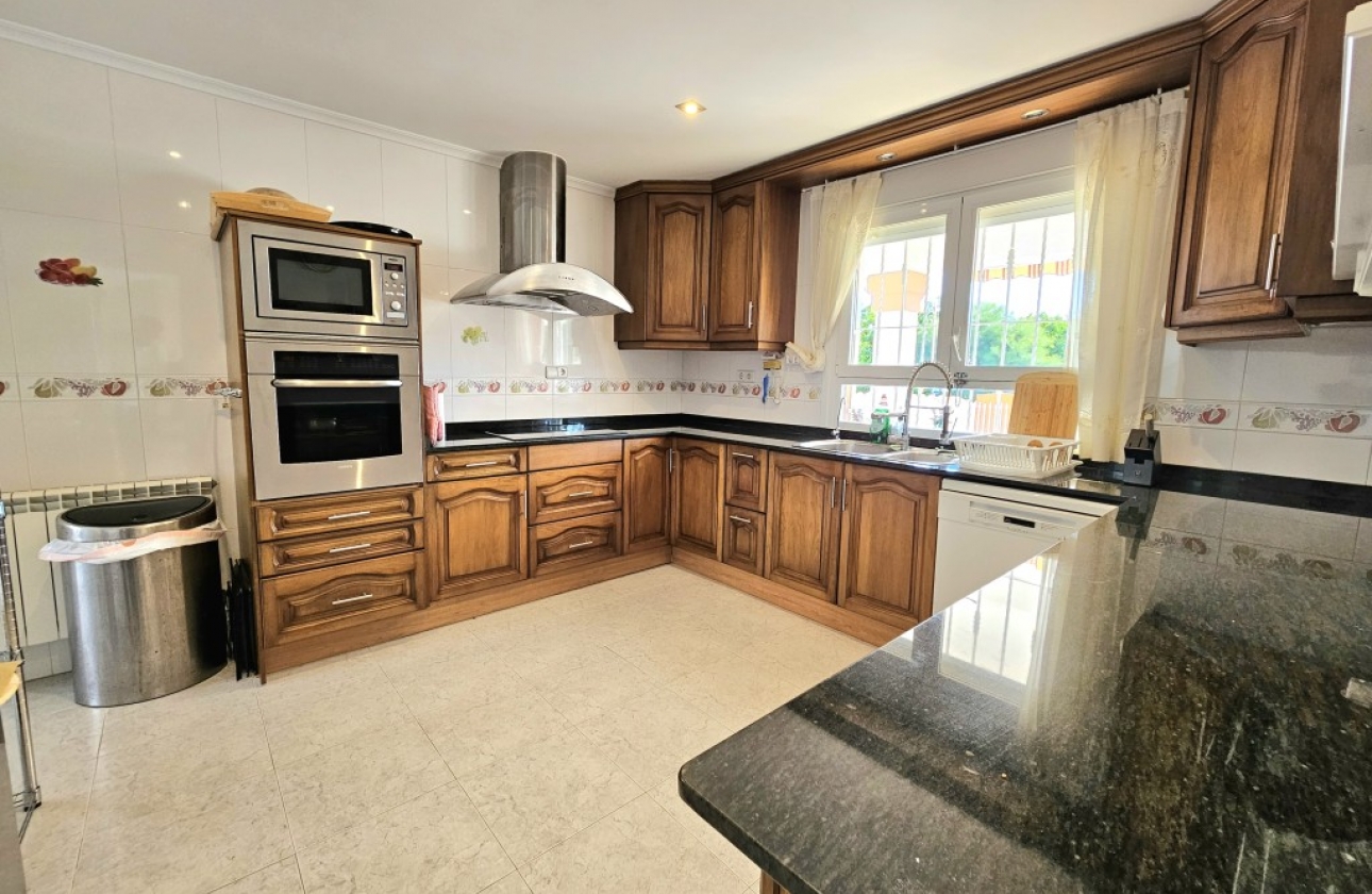 Resale - Villa - Orihuela - Campoamor Golf