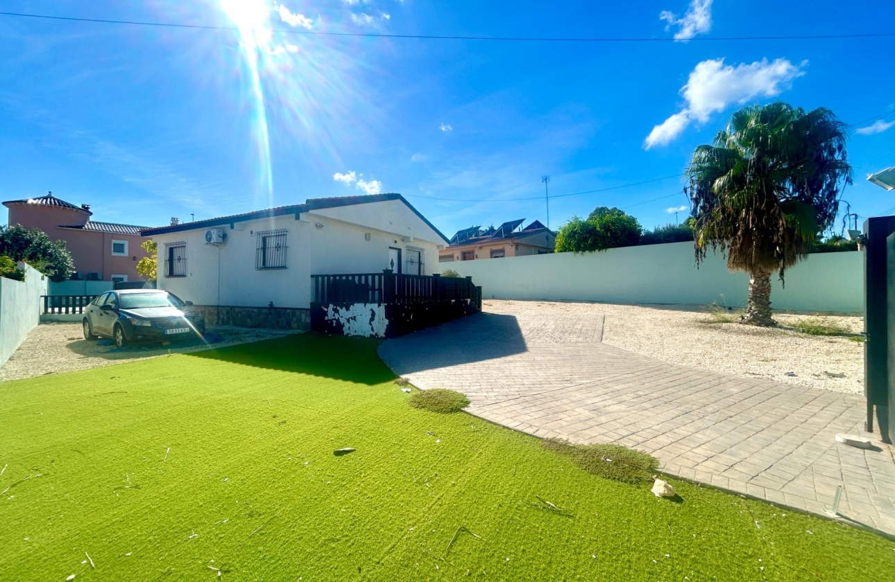 Resale - Villa - Pilar de la Horadada - Pinar de Campoverde