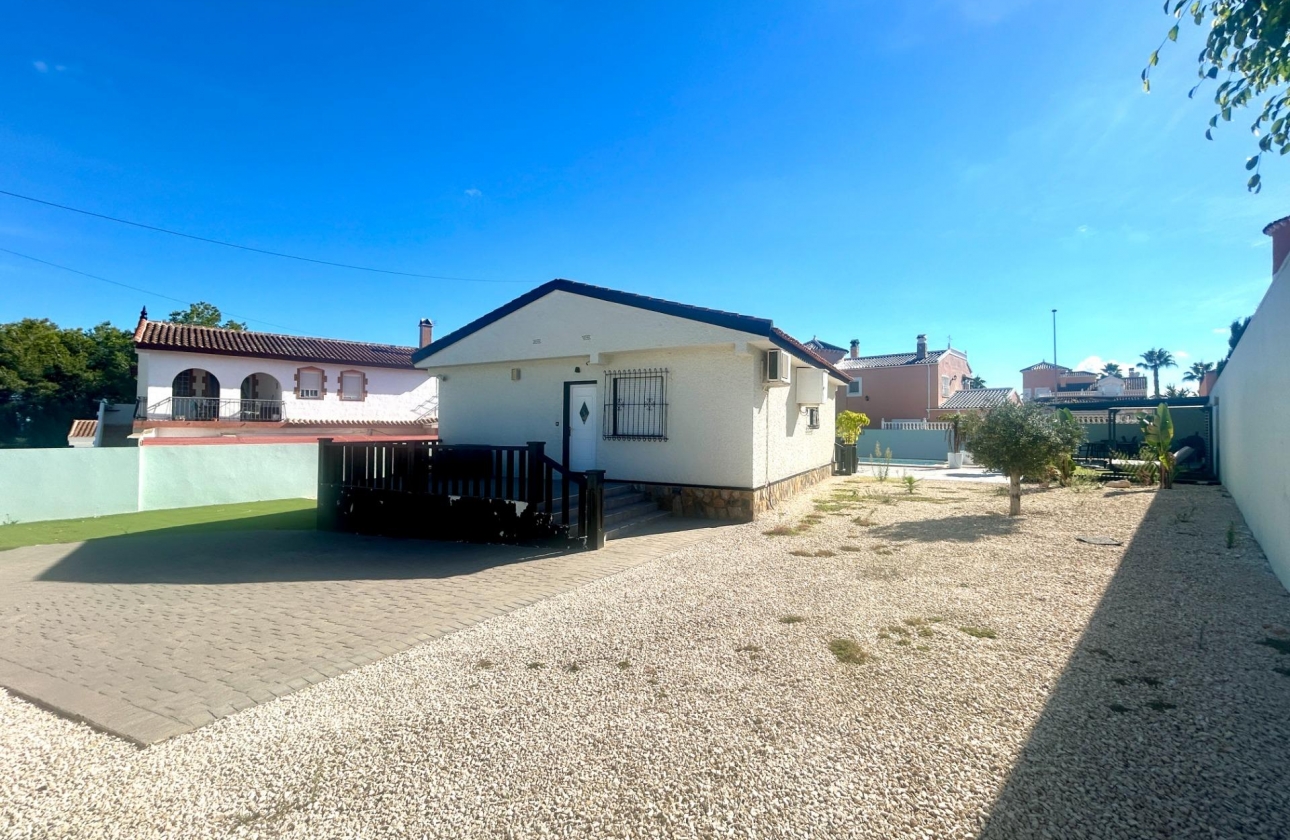 Resale - Villa - Pilar de la Horadada - Pinar de Campoverde